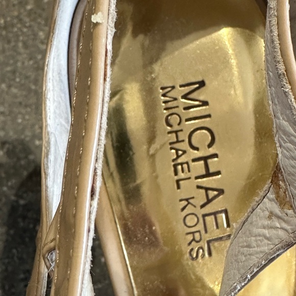 Michael Kors strappy peep toe stilettos in sand coloured patent leather - Picture 13 of 15